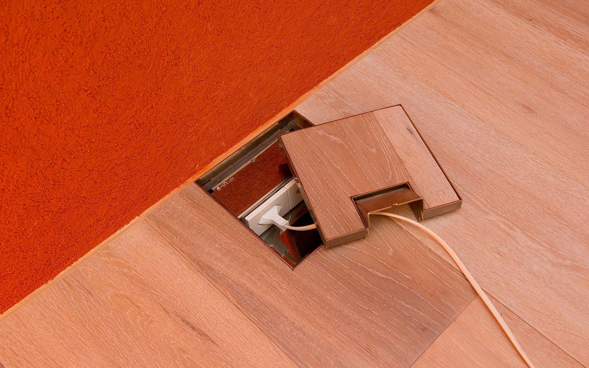 Landhausdielen verkleben mit Sika-Dispenser